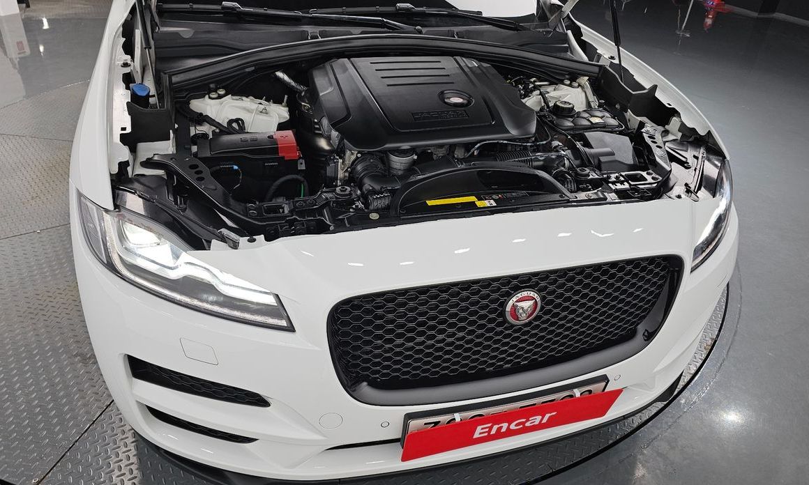 Jaguar F-PACE 2019