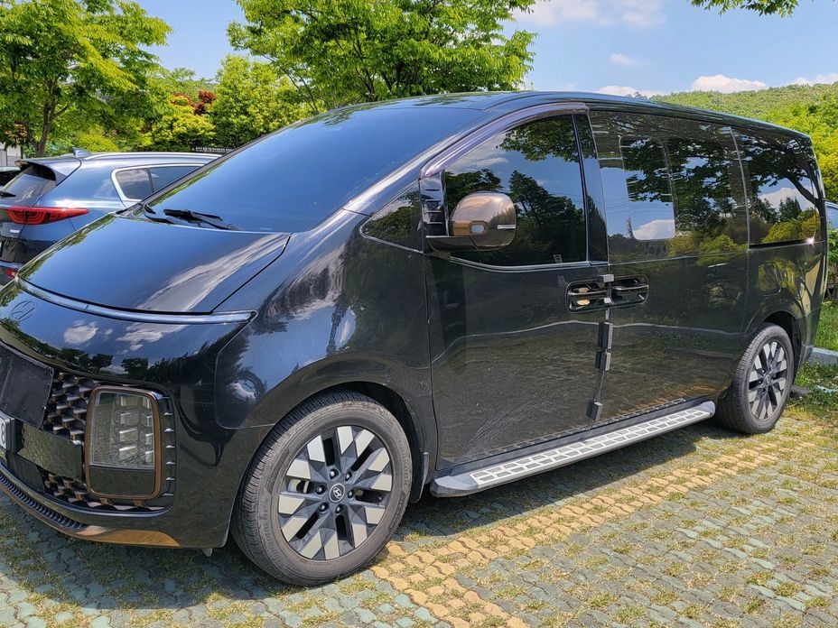 Hyundai Staria 2025