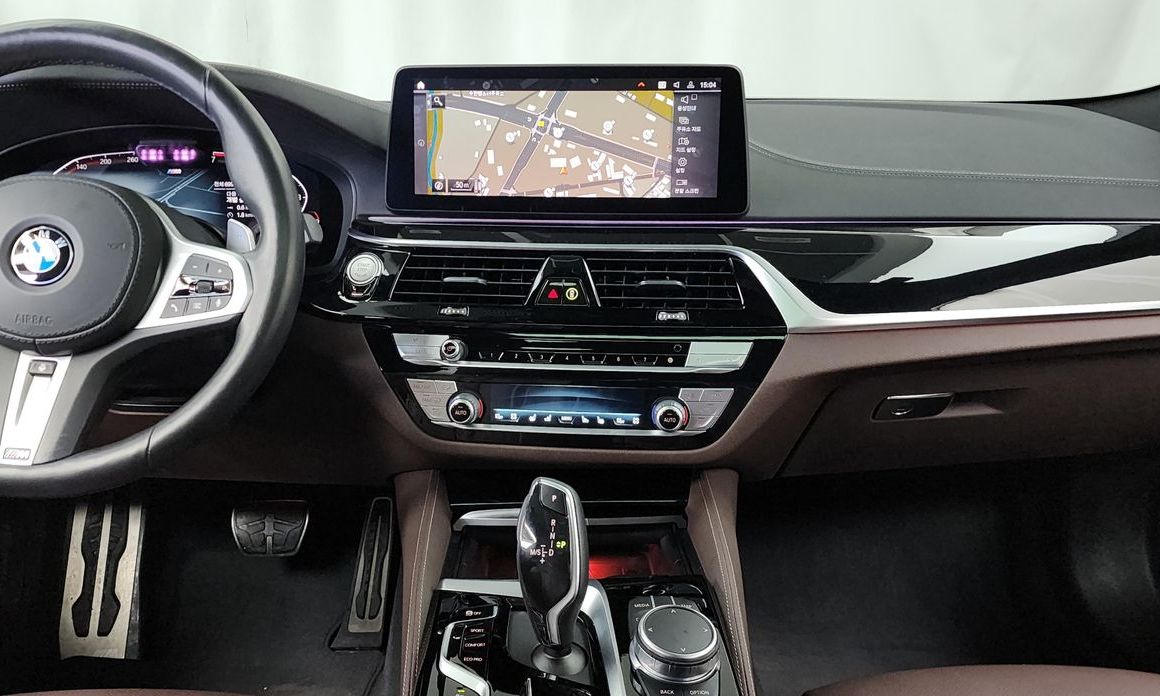 BMW 5-Series 2021