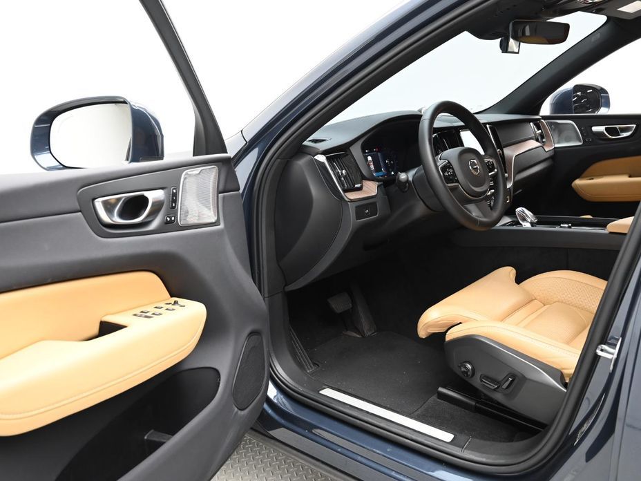 Volvo XC60 2023