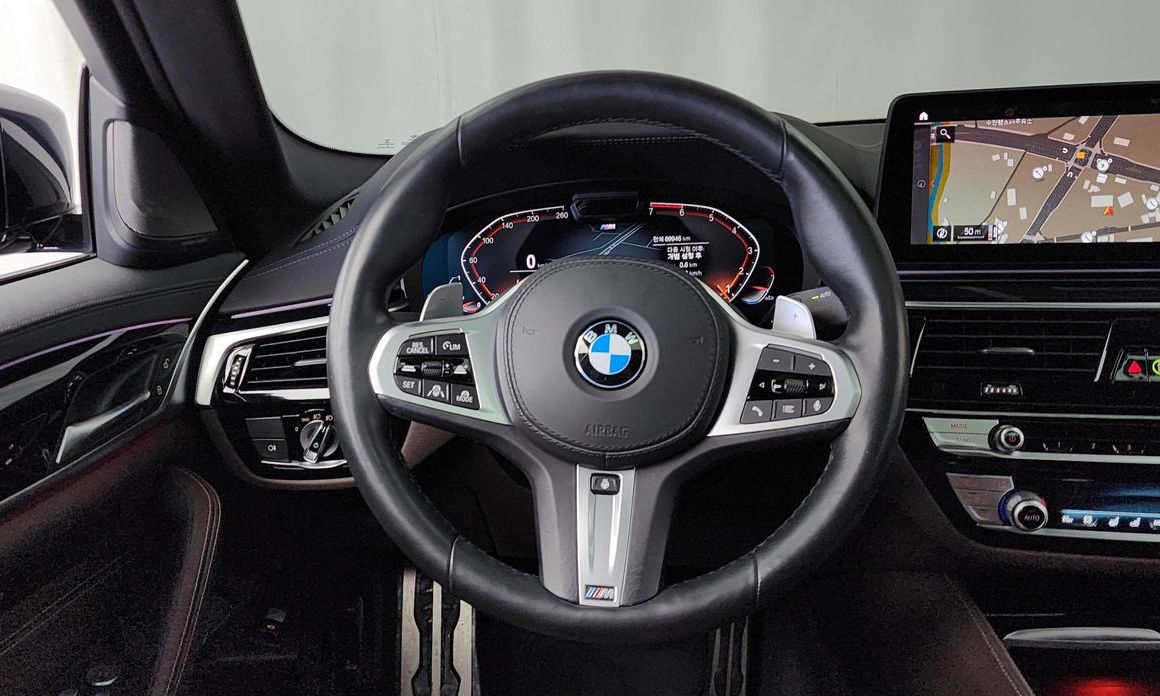 BMW 5-Series 2021