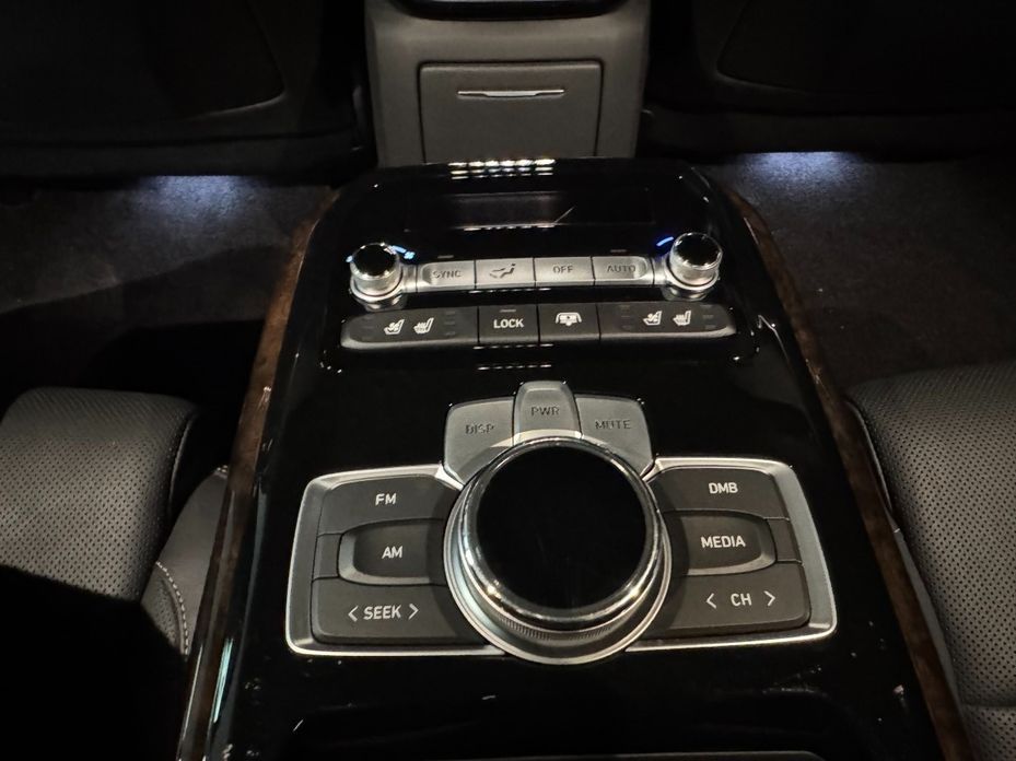 Genesis G90 2021