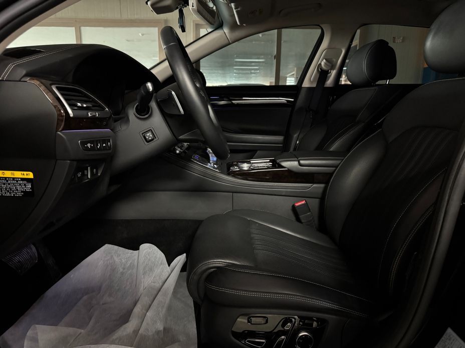 Genesis G90 2021