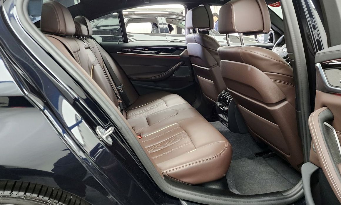 BMW 5-Series 2021