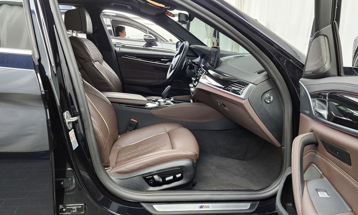 BMW 5-Series 2021