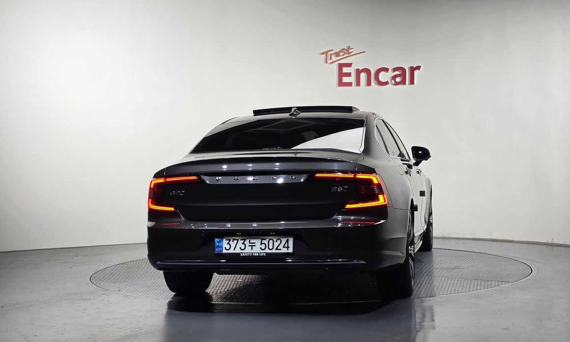 Volvo S90 2023