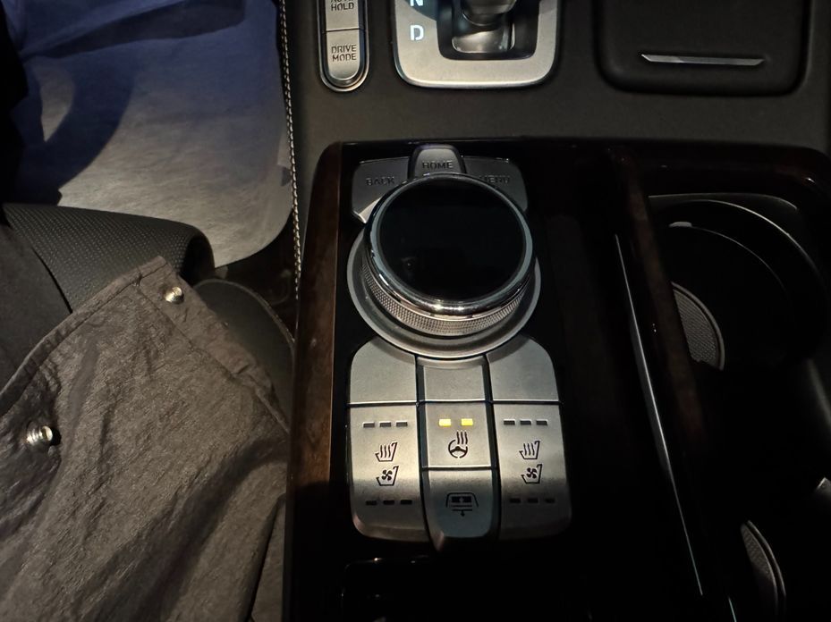 Genesis G90 2021
