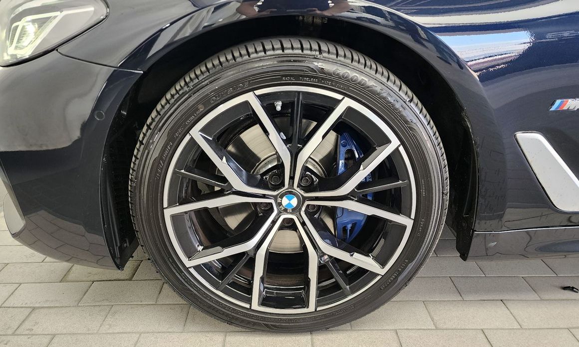 BMW 5-Series 2021