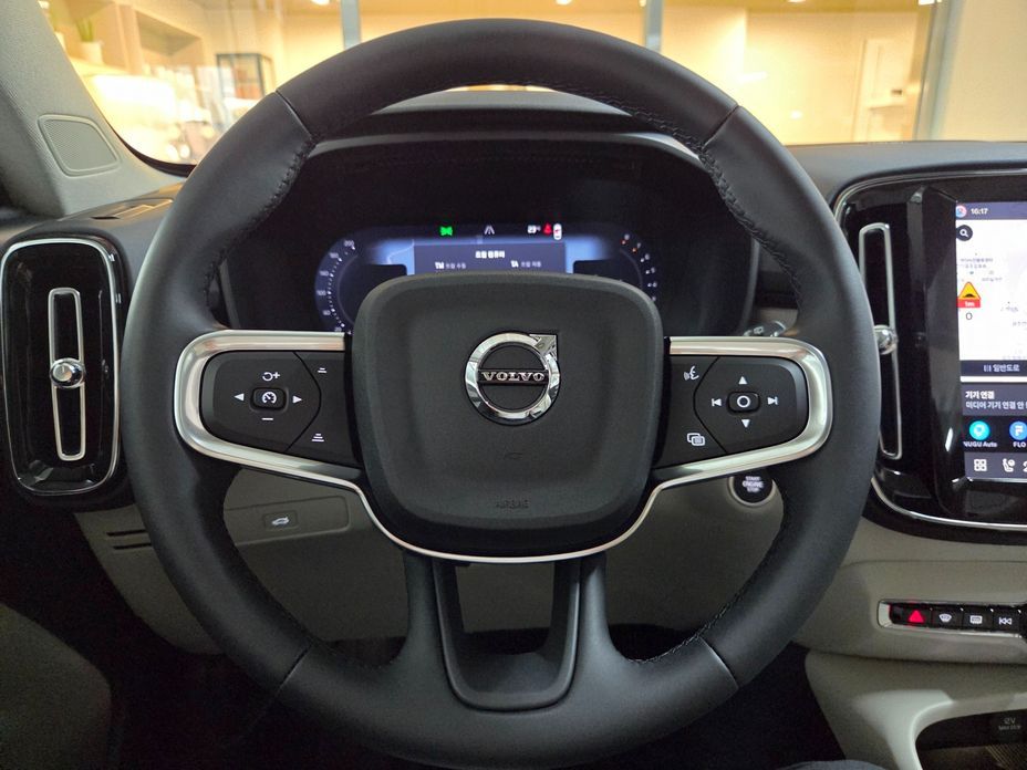 Volvo XC40 2026