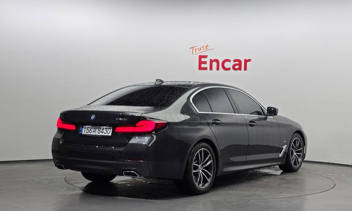BMW 5-Series 2023