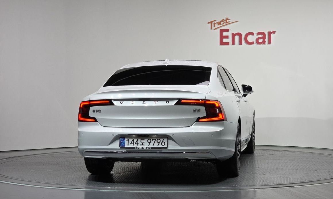 Volvo S90 2024