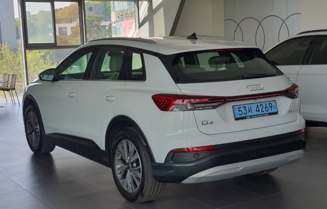 Audi Q4 e-tron 2025