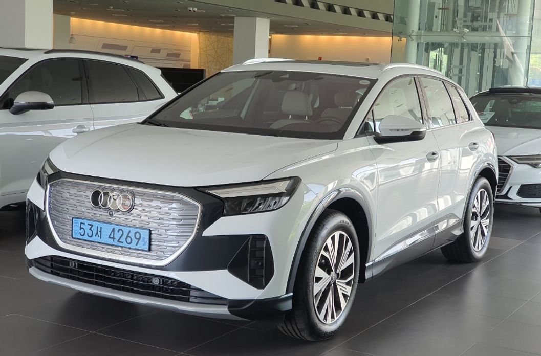 Audi Q4 e-tron 2025