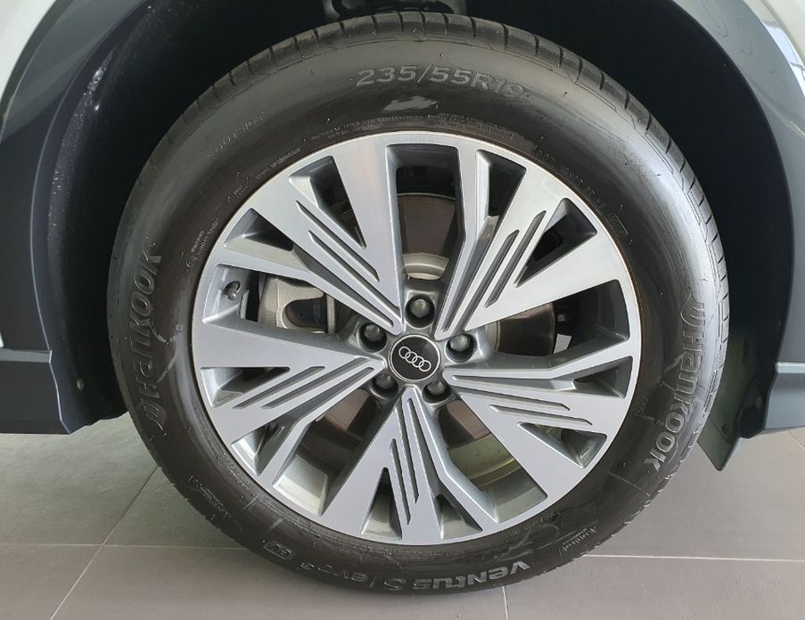 Audi Q4 e-tron 2025