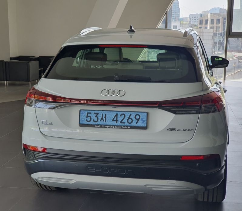 Audi Q4 e-tron 2025