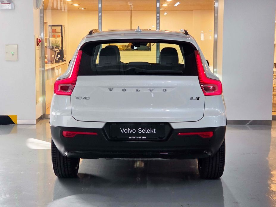 Volvo XC40 2026