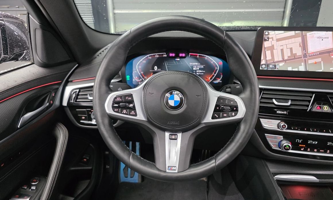 BMW 5-Series 2023