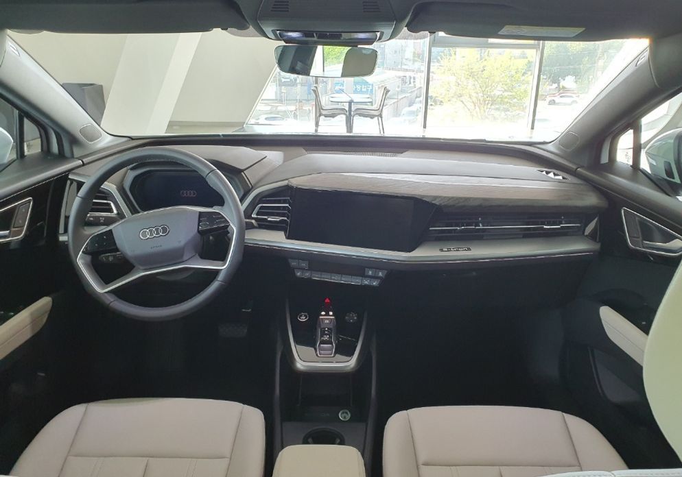 Audi Q4 e-tron 2025