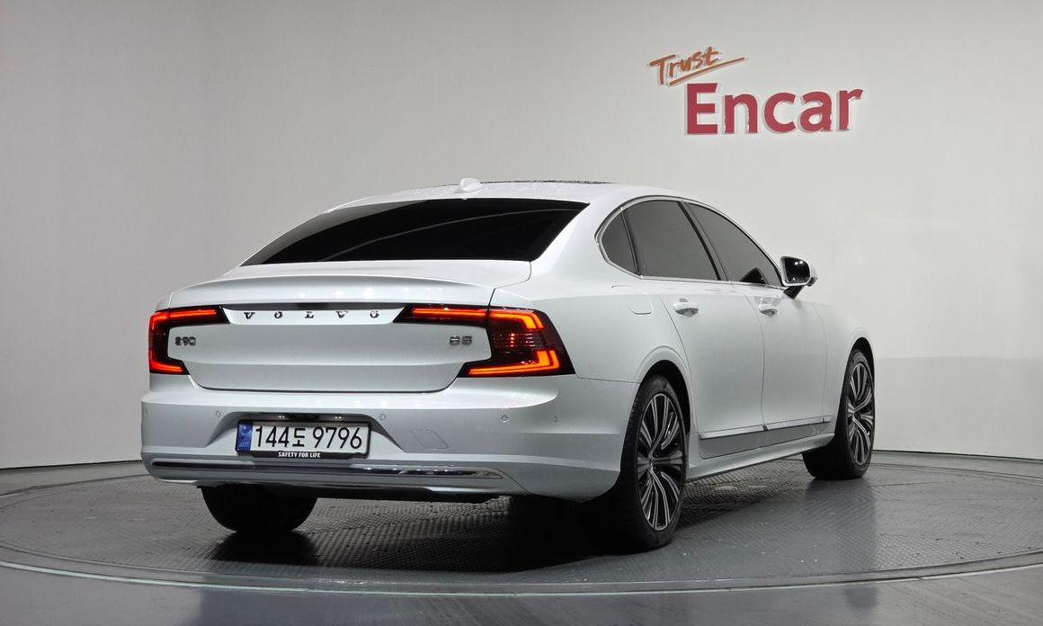 Volvo S90 2024