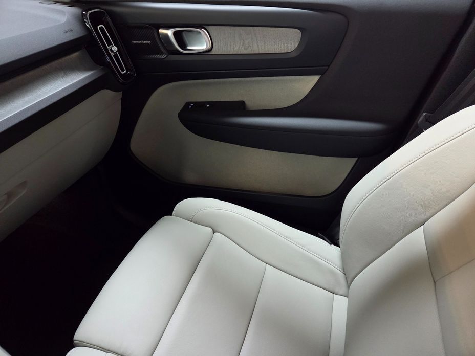 Volvo XC40 2026