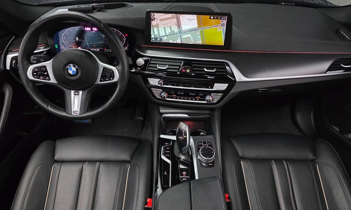 BMW 5-Series 2023