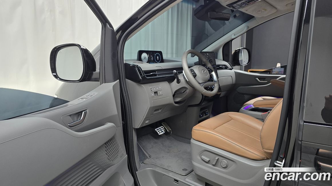 Hyundai Staria 2025