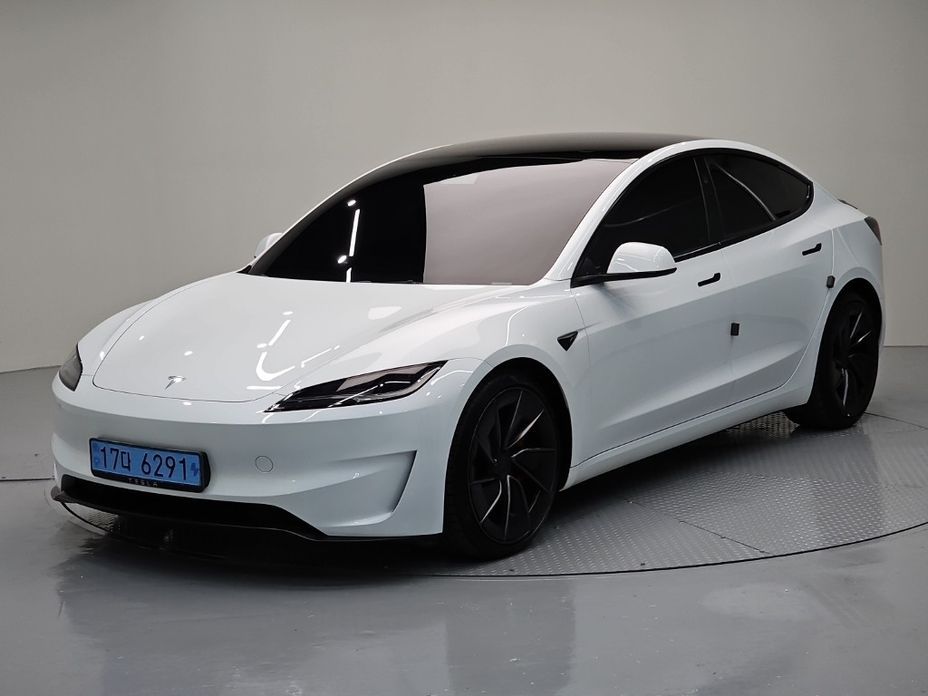 Tesla Model 3 2024