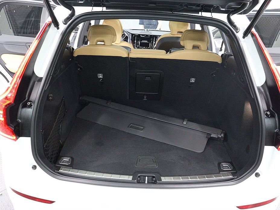 Volvo XC60 2025