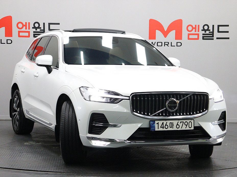 Volvo XC60 2025