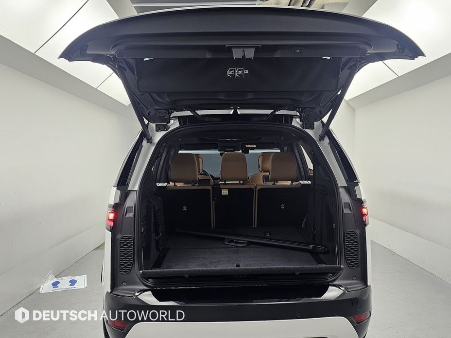 Land Rover Discovery 2025