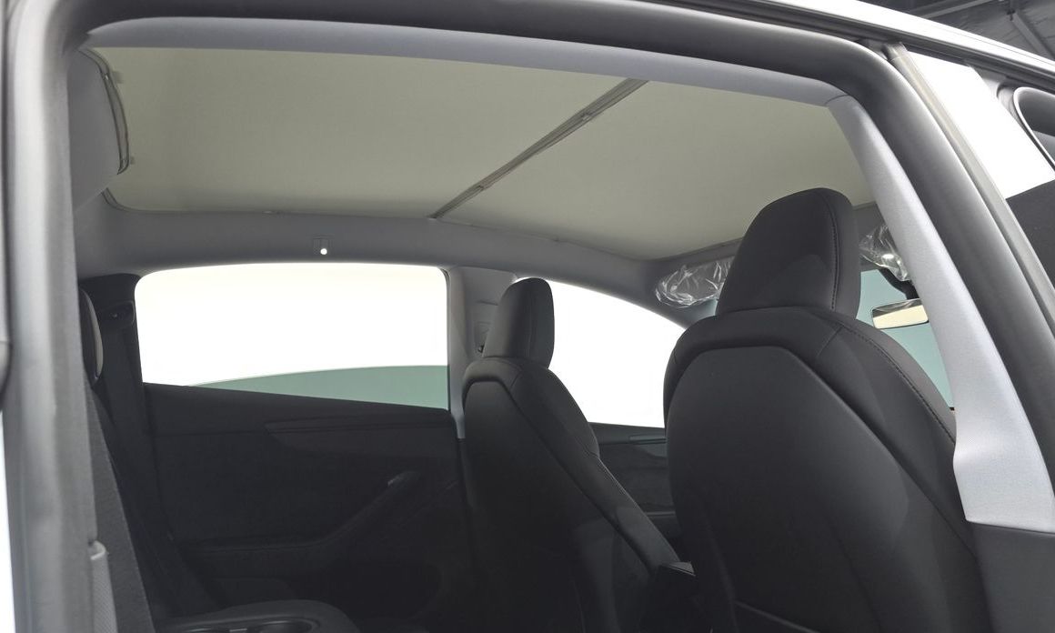 Tesla Model Y 2025