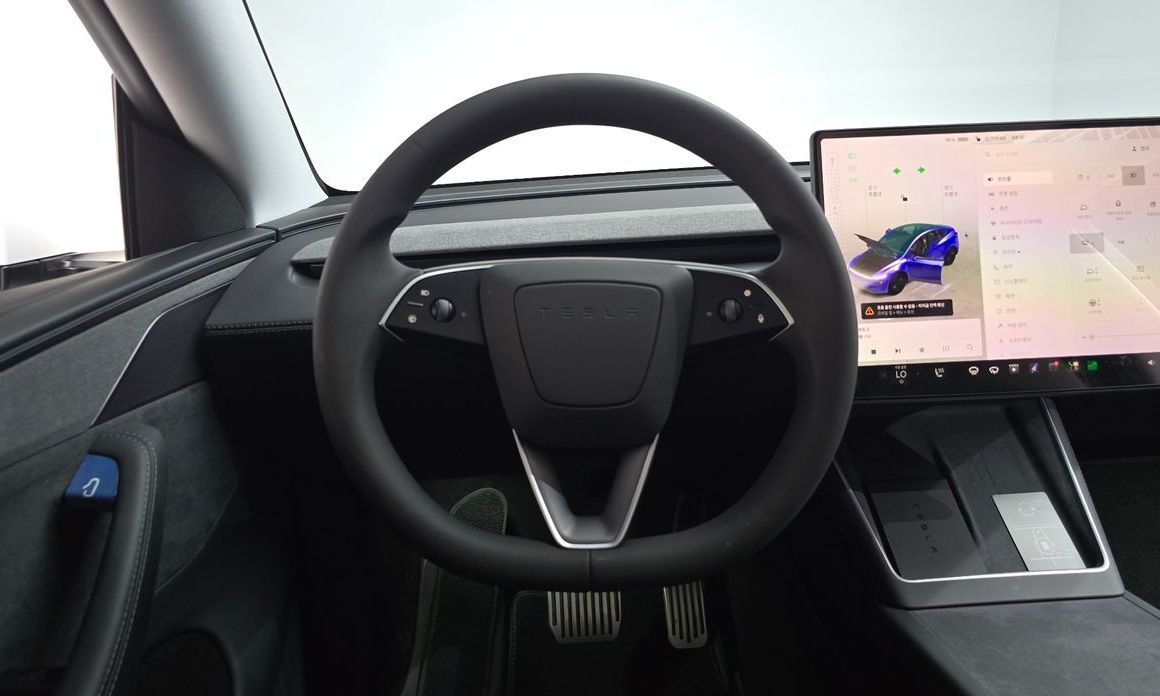 Tesla Model Y 2025