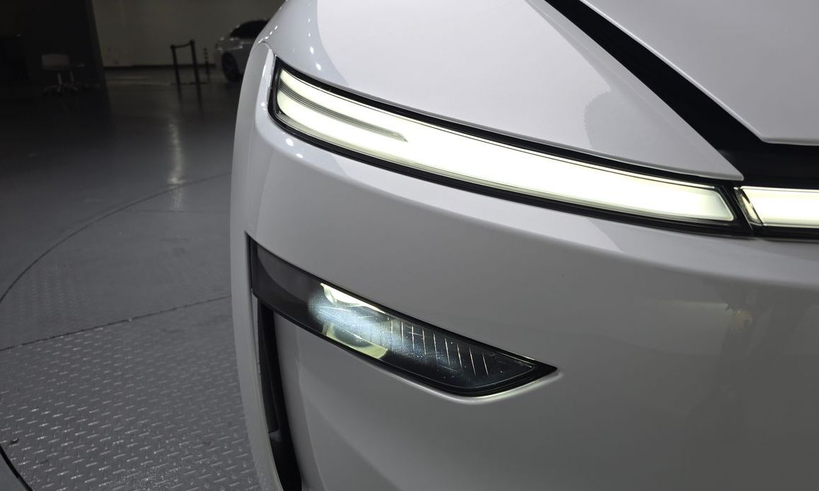 Tesla Model Y 2025