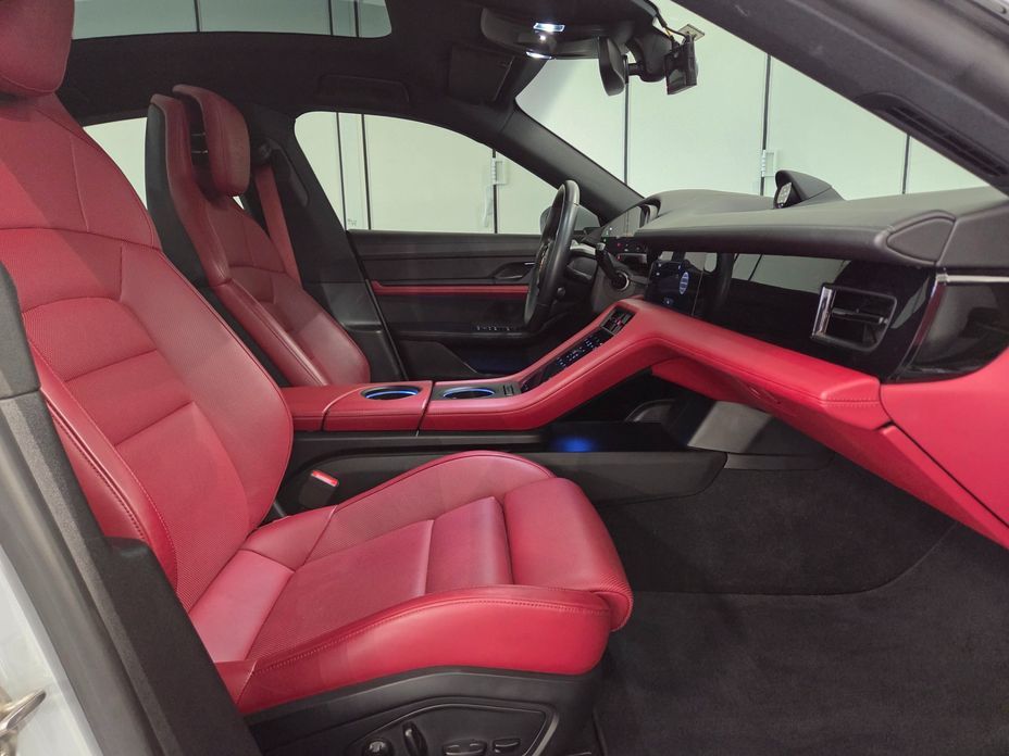 Porsche Taycan 2021