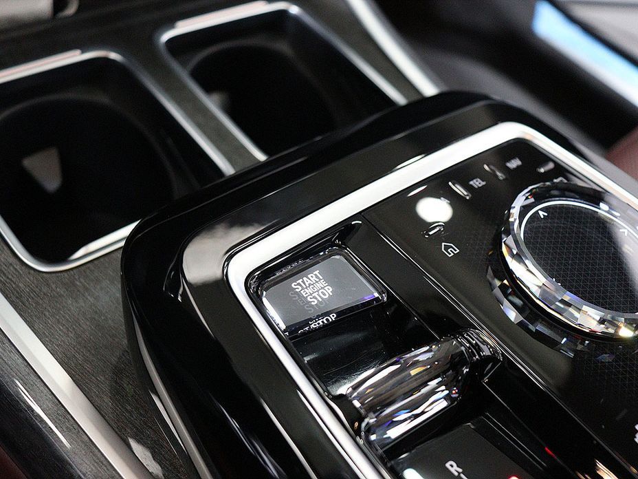 BMW 7-Series 2024