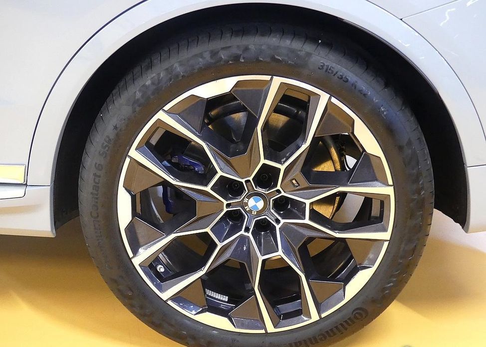 BMW X7 2024