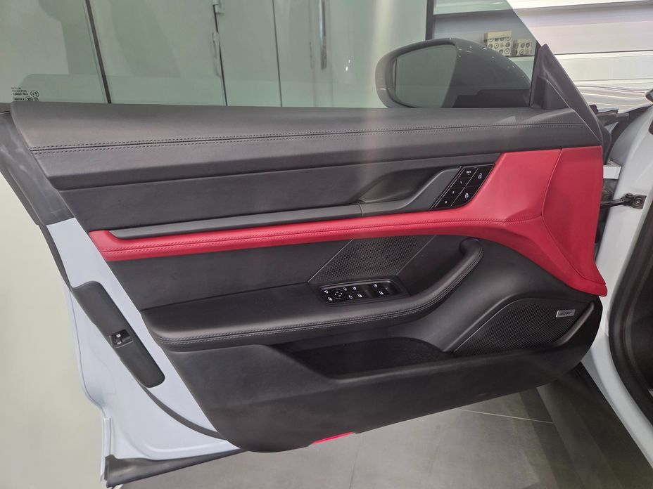 Porsche Taycan 2021