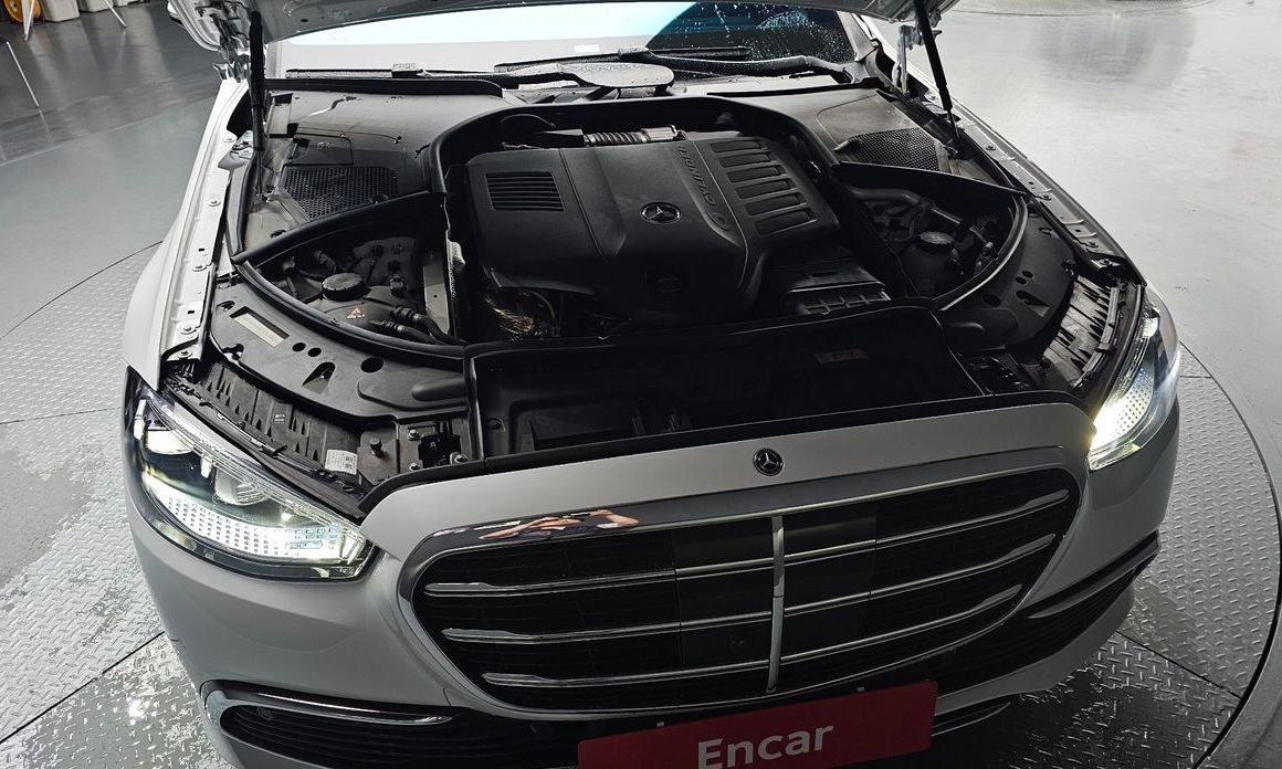 Mercedes-Benz S-Class 2024
