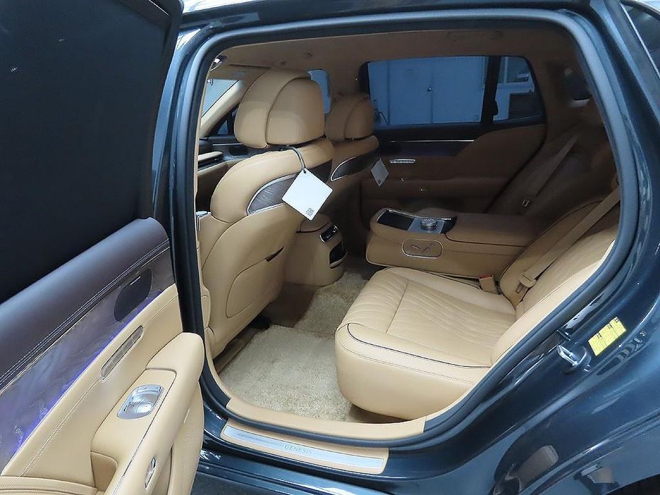Genesis G90 2025