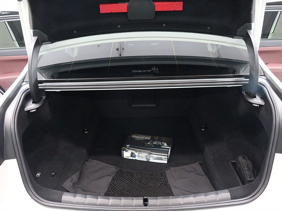 BMW 7-Series 2024