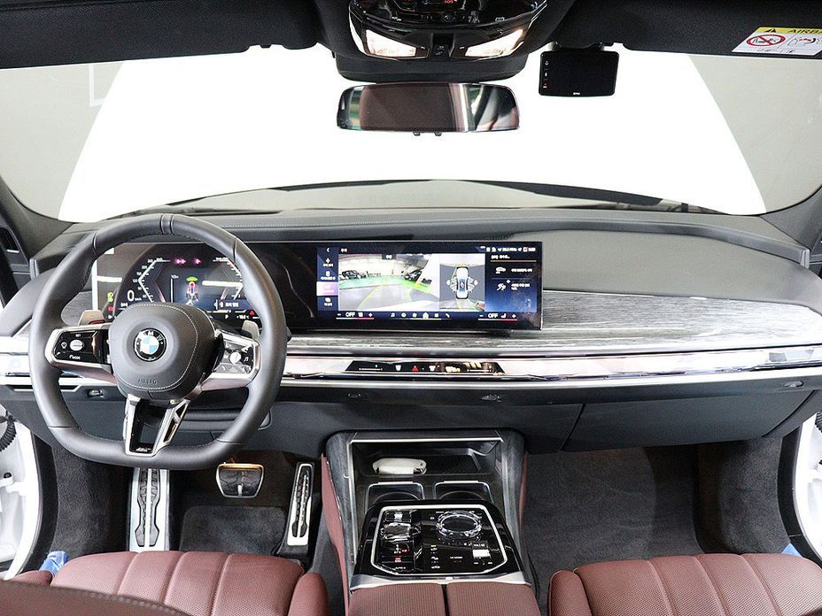 BMW 7-Series 2024