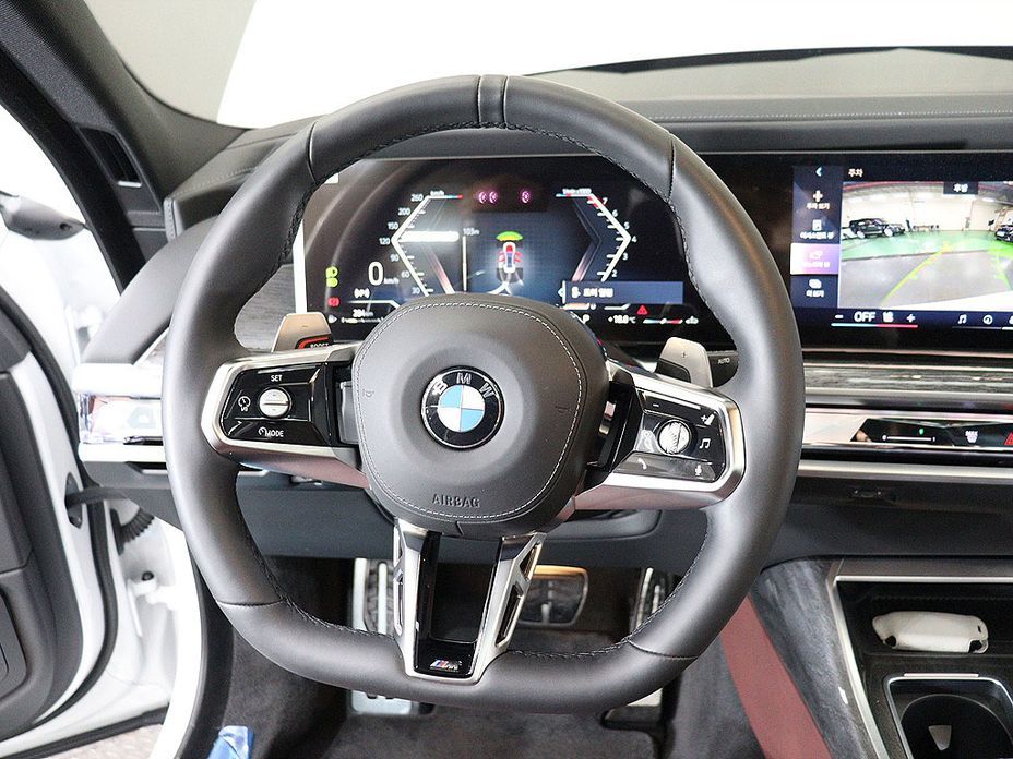 BMW 7-Series 2024