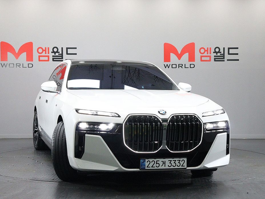 BMW 7-Series 2024