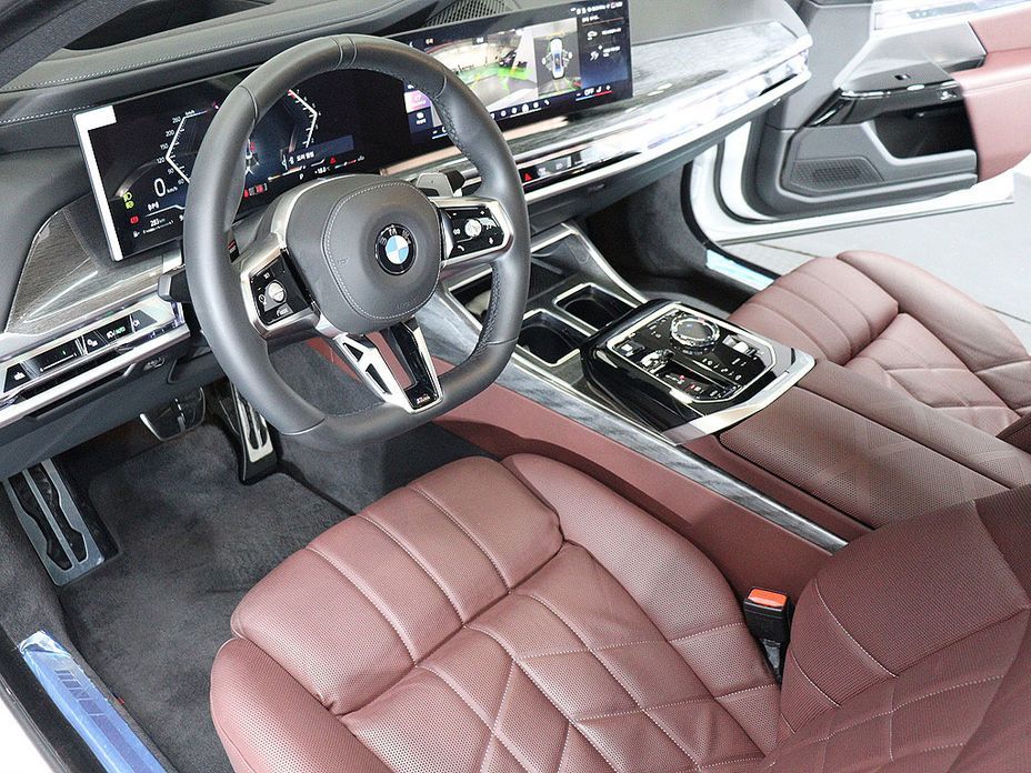 BMW 7-Series 2024