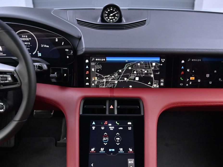 Porsche Taycan 2025