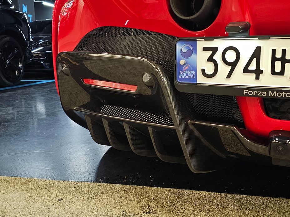Ferrari SF90 2023