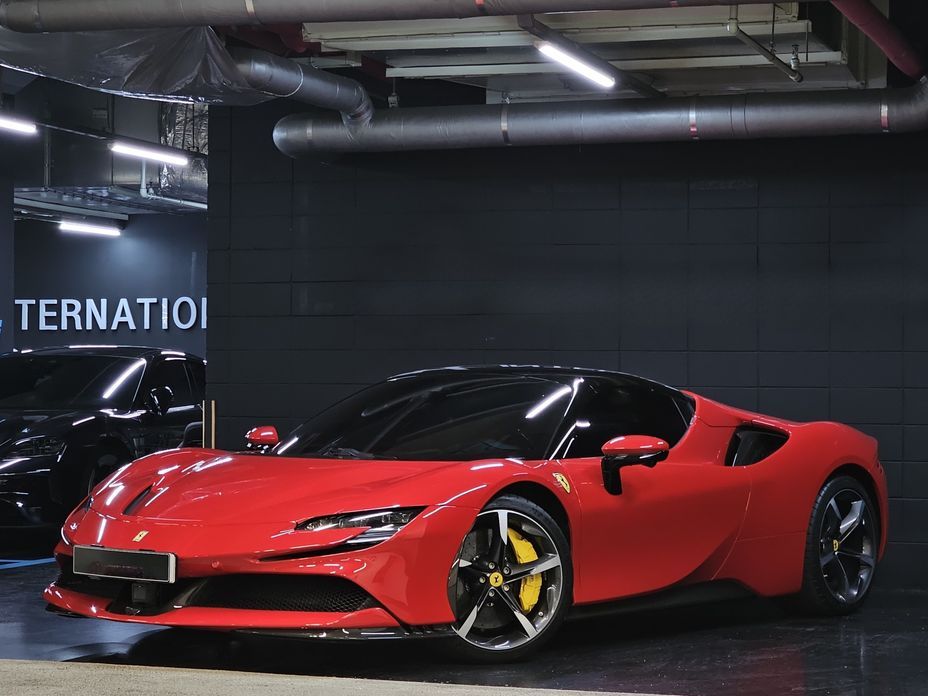 Ferrari SF90 2023