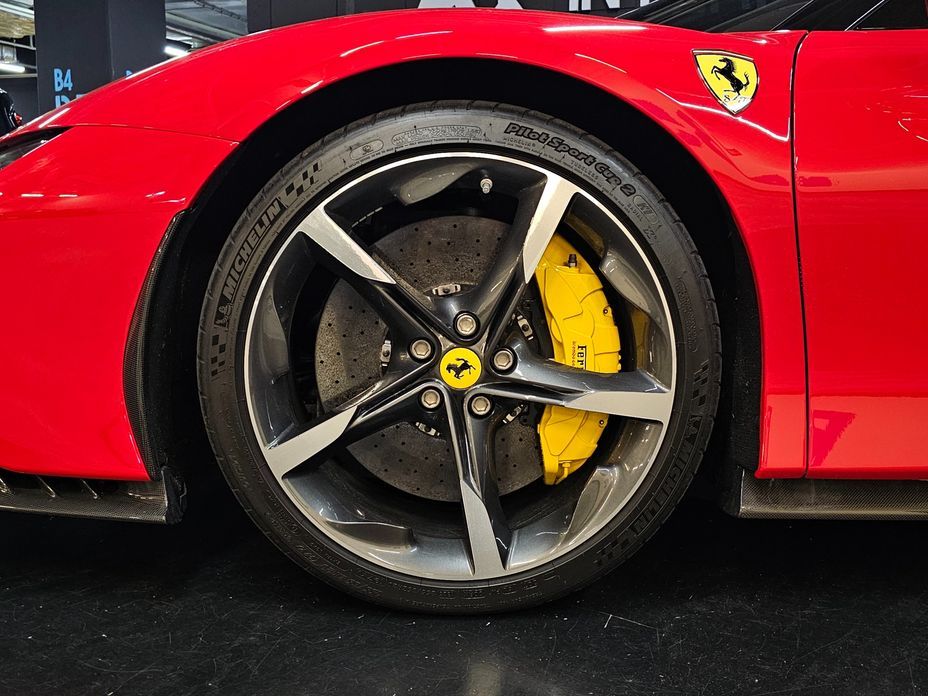 Ferrari SF90 2023