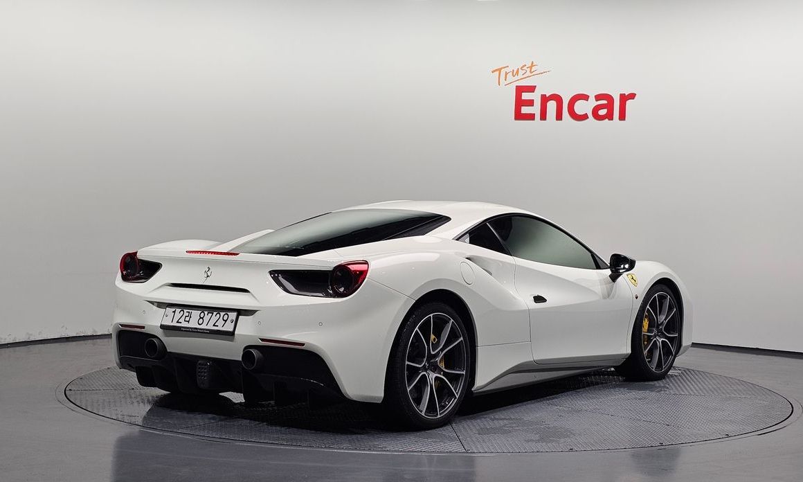 Ferrari 488 2018