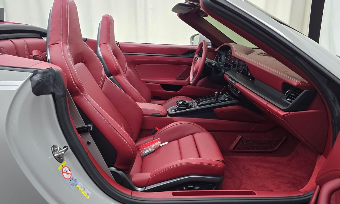 Porsche 911 2025